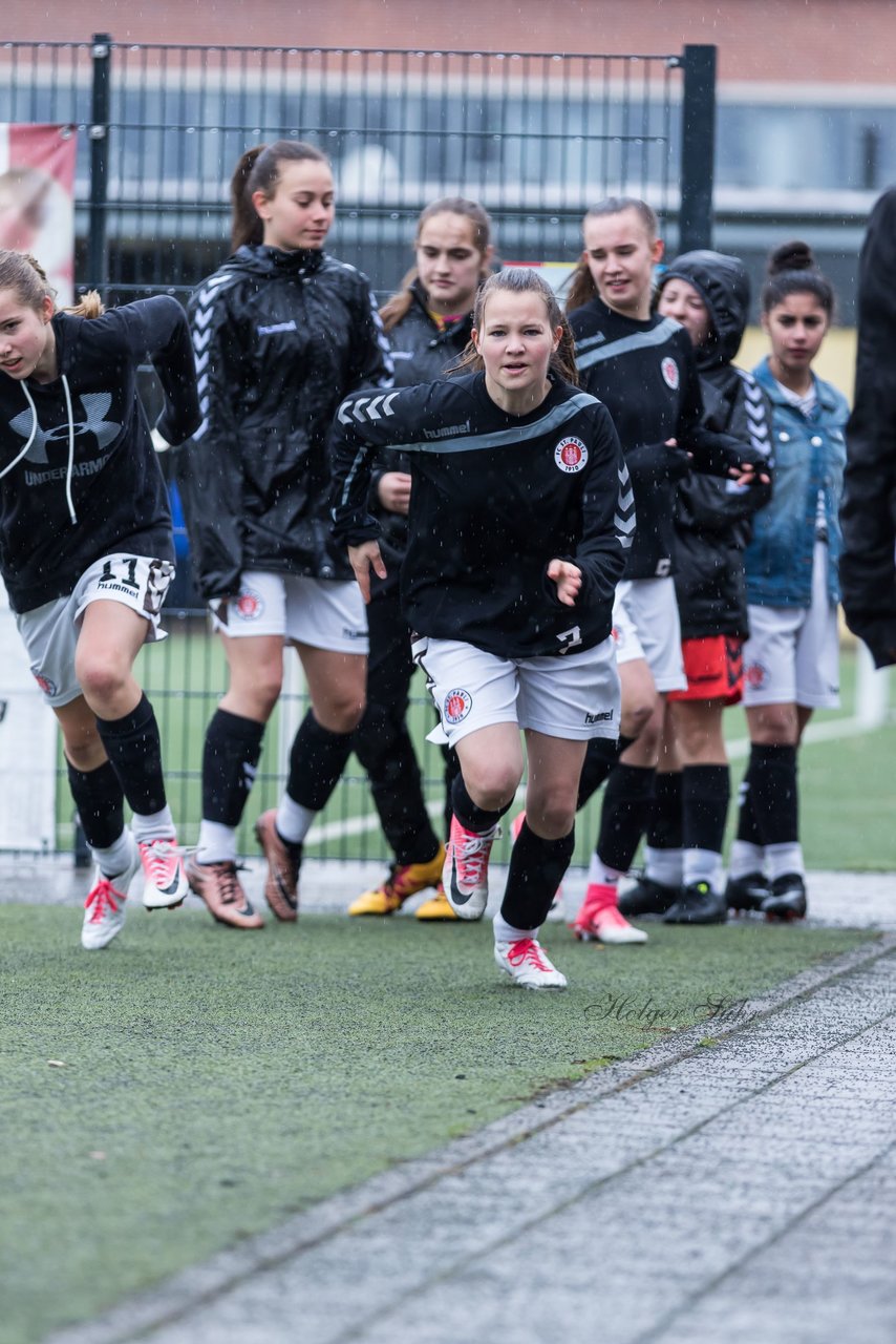 Bild 76 - B-Juniorinnen FC St.Pauli . Braedstrup IF : Ergebnis: 4:1